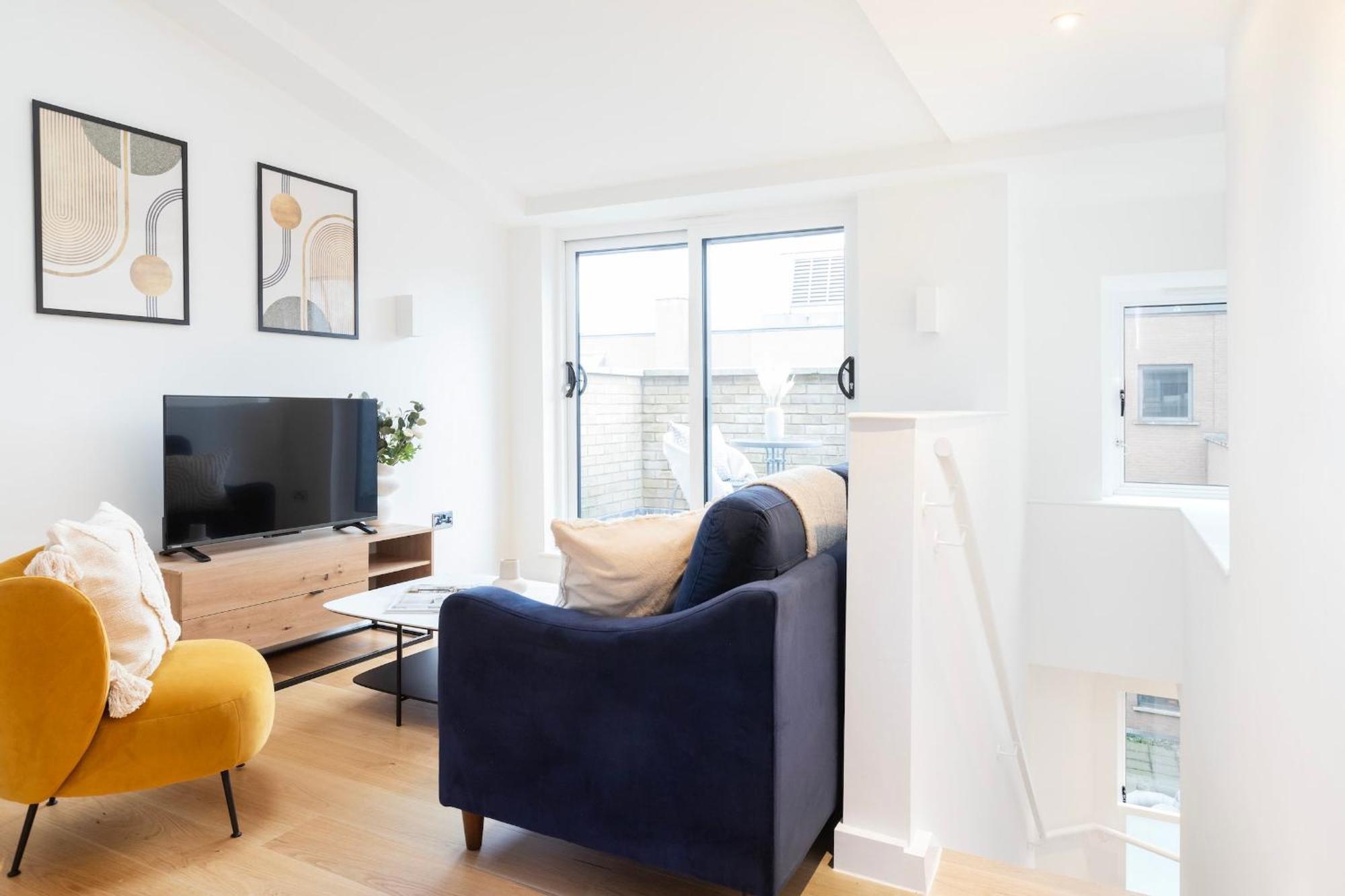 Fitzrovia & Soho - 2Br With Balcony - Cityapartmentstay London Exterior photo